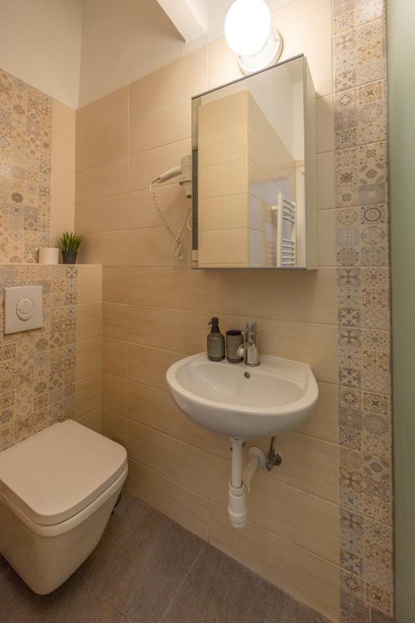 Central Grand Apartment With 5Bedrm 2Bathroom Budapest Exterior foto